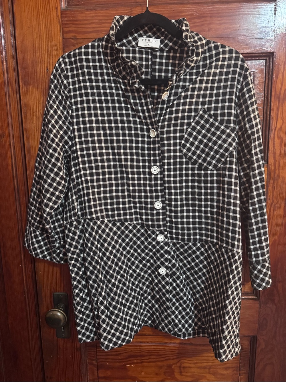 Terra SJ Apparel Black & White Gingham Button-Down Shirt – Medium